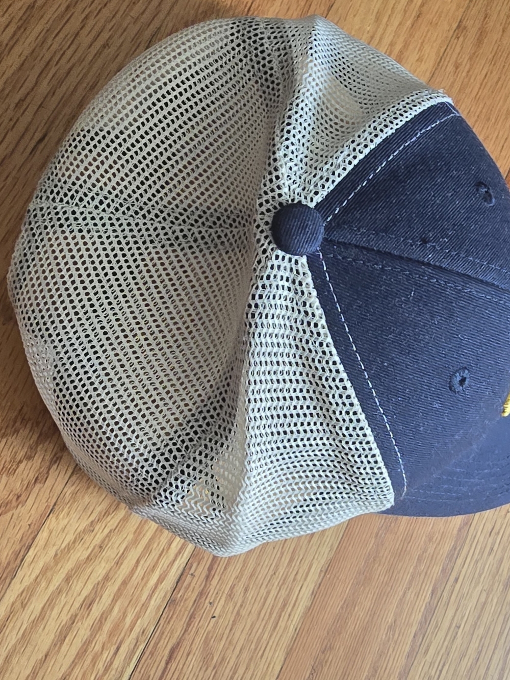 47brand Navy and Gray Mesh Trucker Hat with Gold Notre Dame Embroidered Logo - Picture 3 of 4
